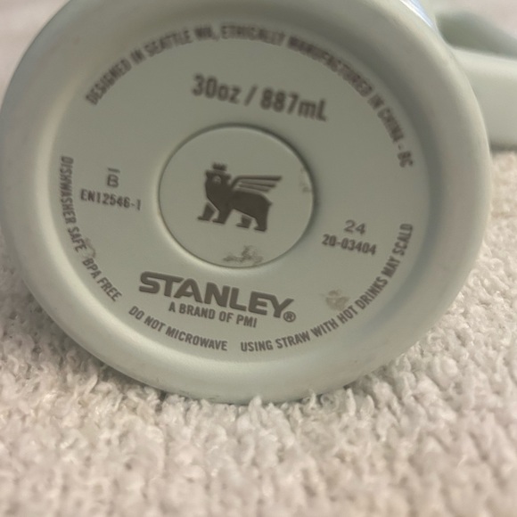 Stanley Quencher H2.0 30oz Tumbler – Mist (Discontinued) w/ Handle & Straw - Picture 5 of 5
